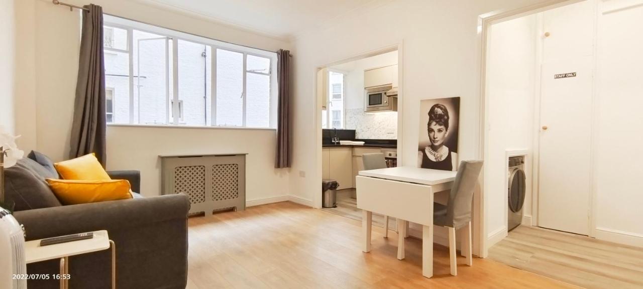 Neptune Flat 9 At Marble Arch Apartment London