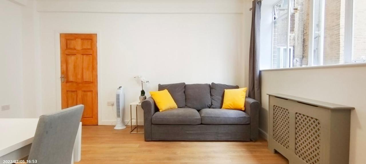Neptune Flat 9 At Marble Arch Apartment *