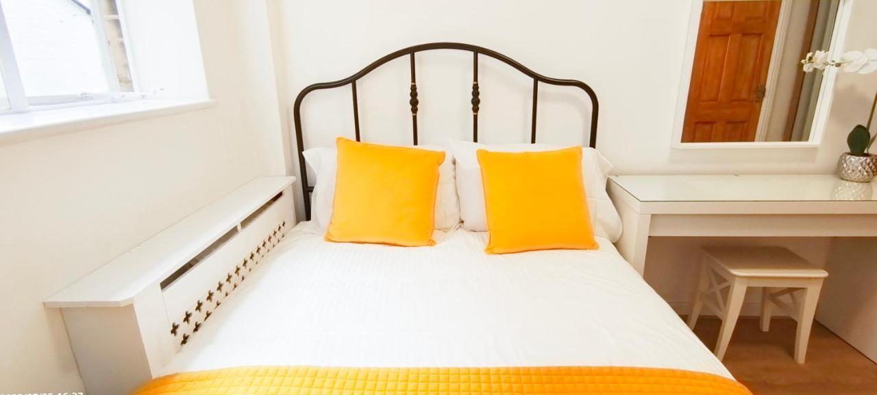 Neptune Flat 9 At Marble Arch Apartment London
