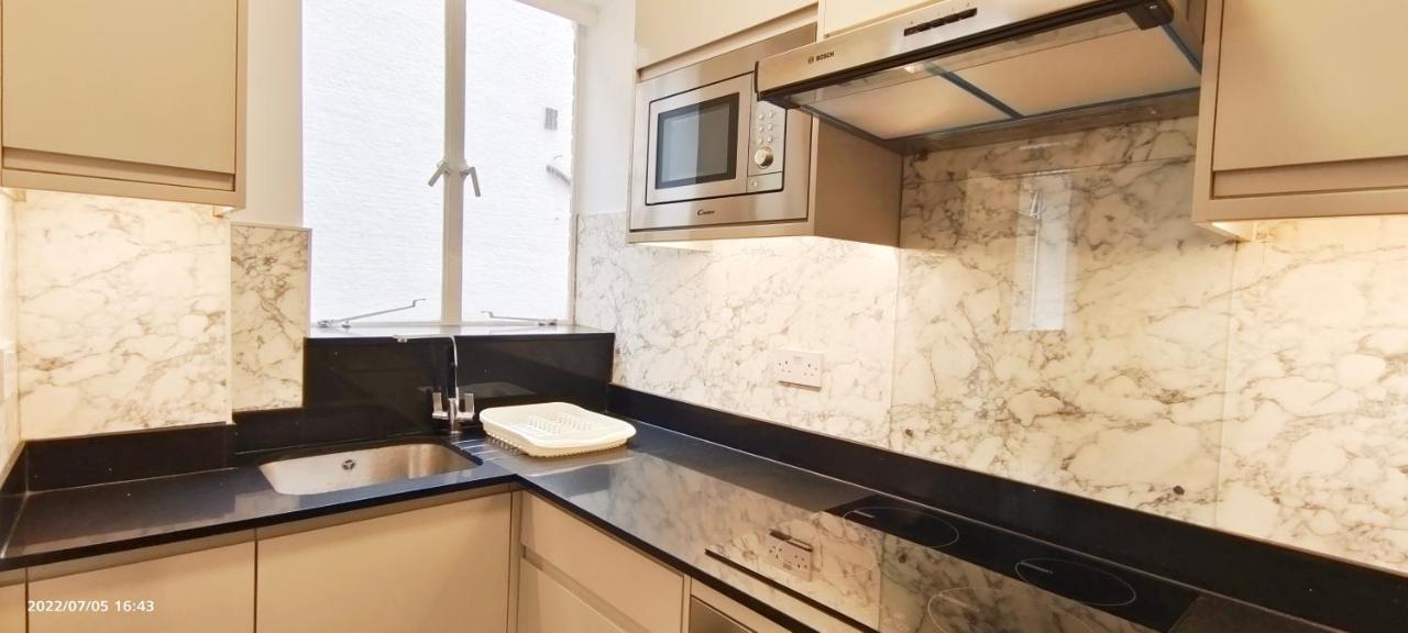 Neptune Flat 9 At Marble Arch Apartment