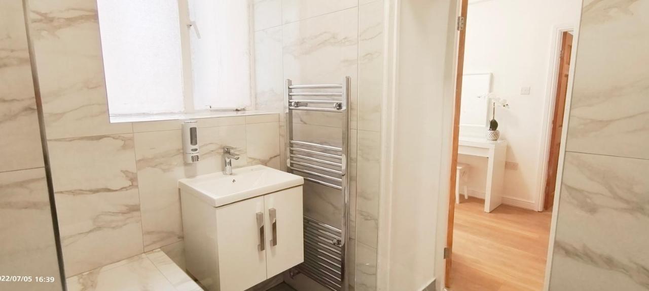 Neptune Flat 9 At Marble Arch London
